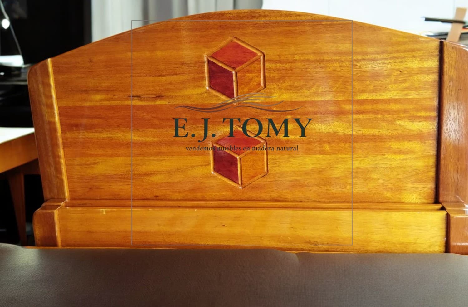 Cama de 2 plazas y media en Madera Tornillo