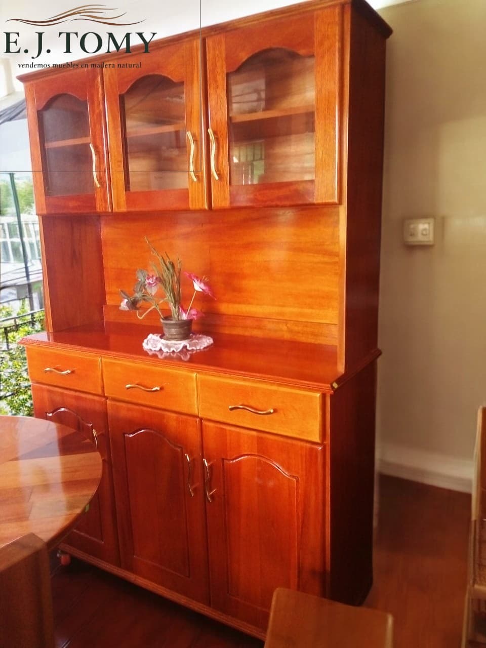 Repostero de Madera Tornillo con Vitrinas